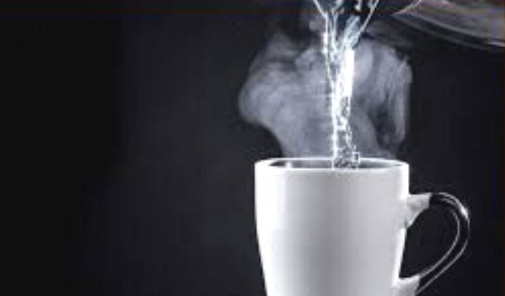 Disadvantage of drinking too hot water