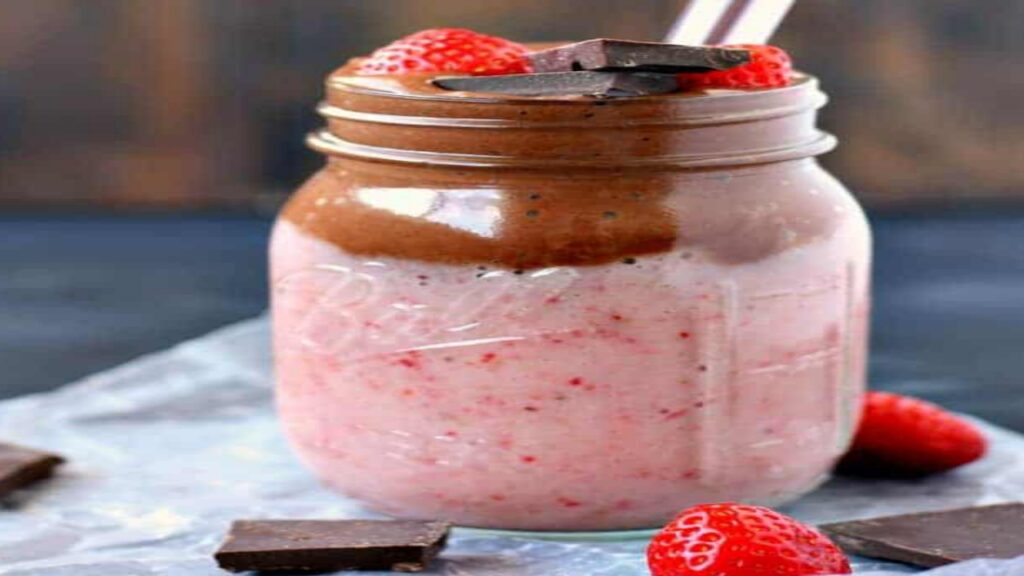 Strawberry chocolate smoothie