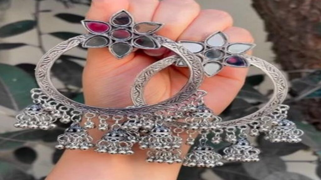 Silver Heavy Earings For Suits