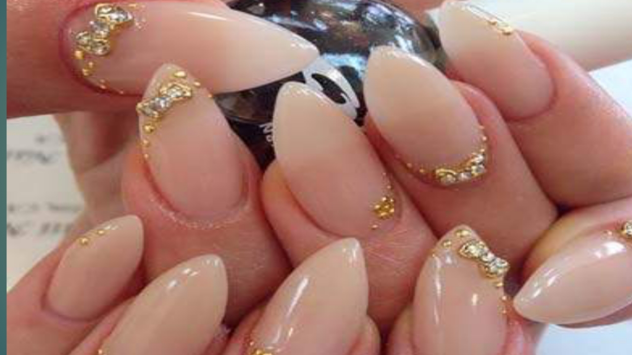 Nail art for teej